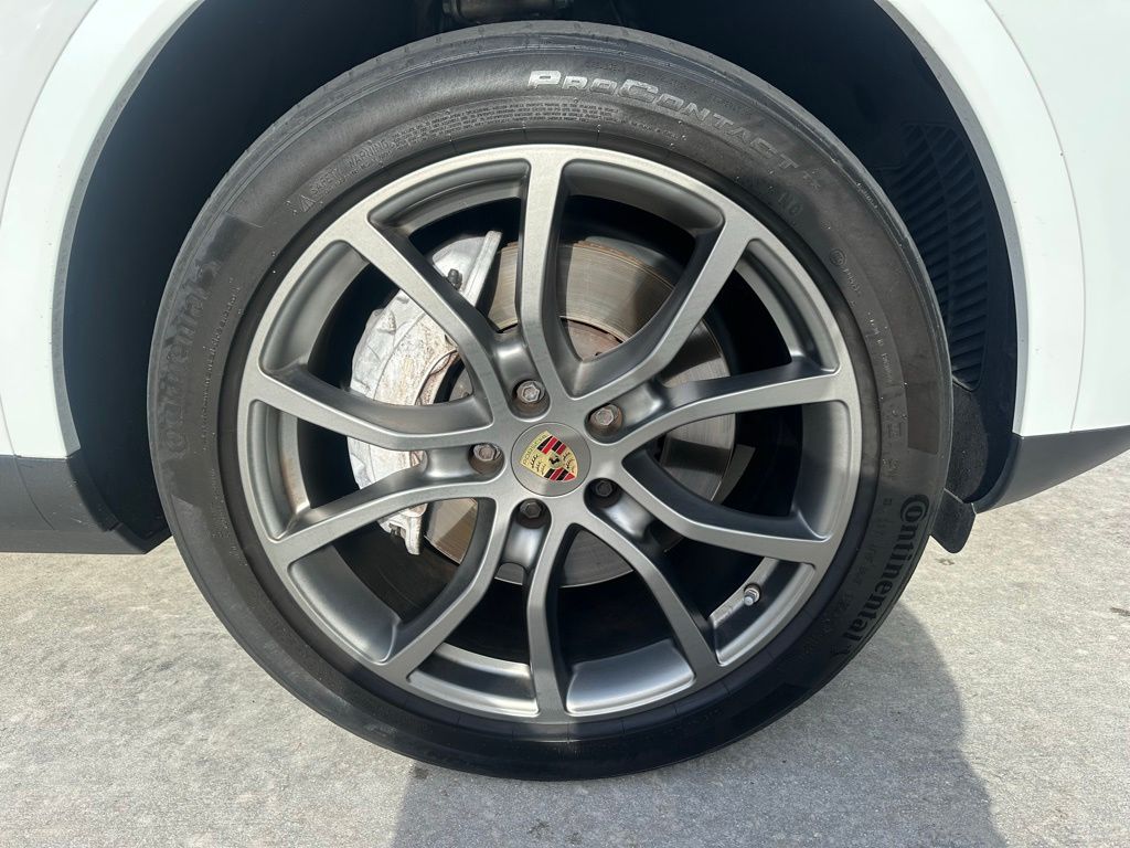 Thumbnail: 2023 Porsche Cayenne - 15