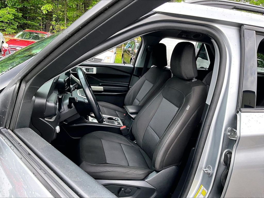 2022 Ford Explorer — photo 10