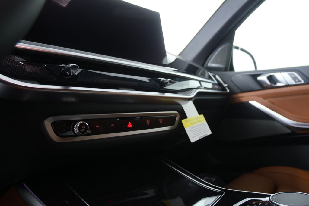 Thumbnail: 2026 BMW X5 - 19