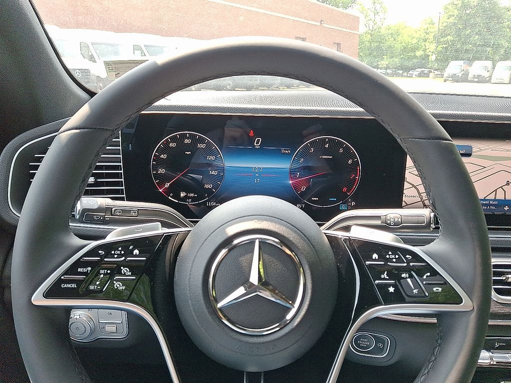 Thumbnail: 2025 Mercedes-Benz GLE - 17