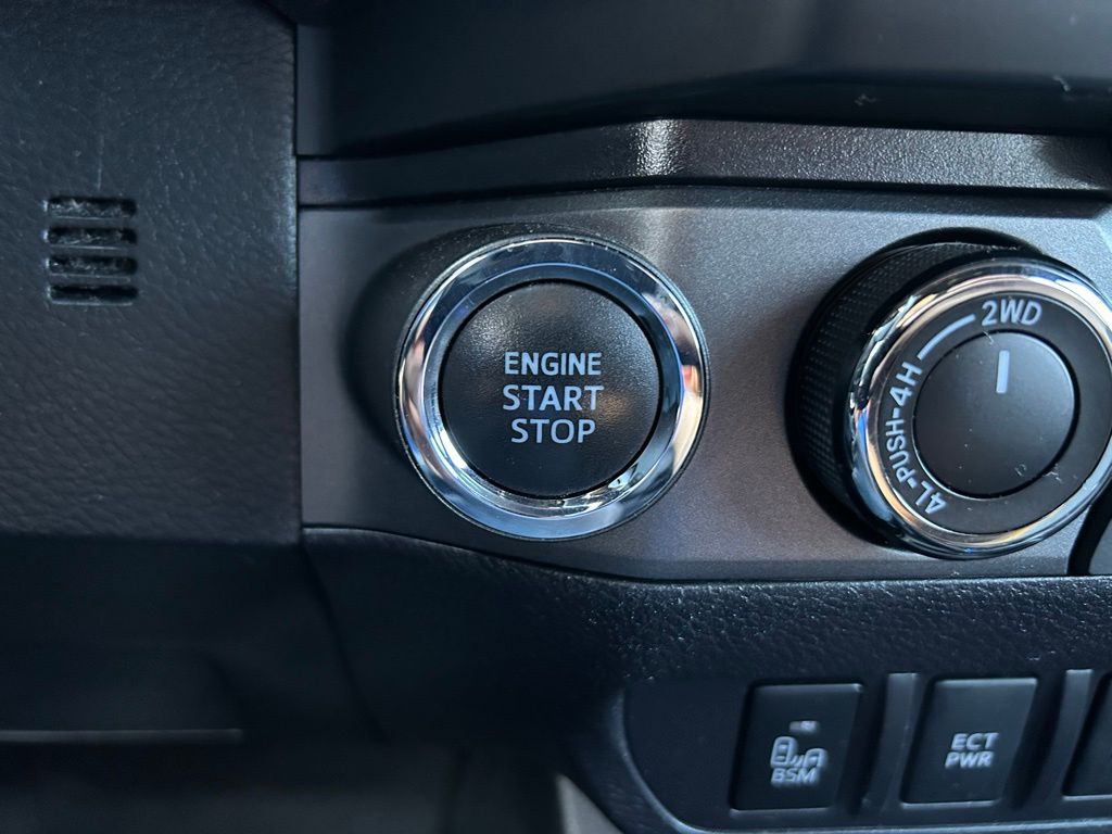 Thumbnail: 2021 Toyota Tacoma - 29