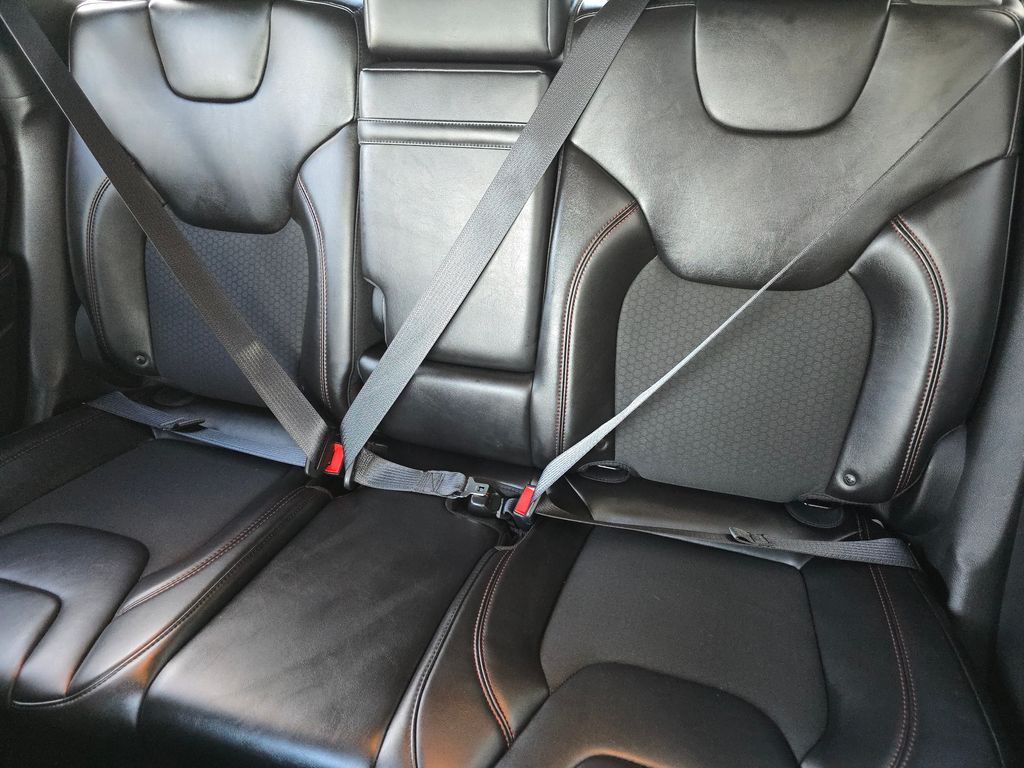 2019 Jeep Cherokee Trailhawk photo 14