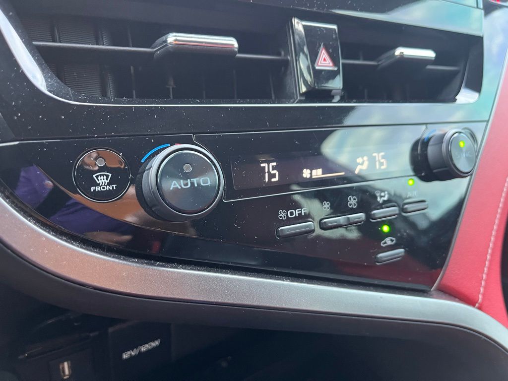 2022 Toyota Camry XSE 19