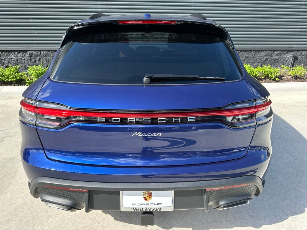 2025 Porsche Macan  11