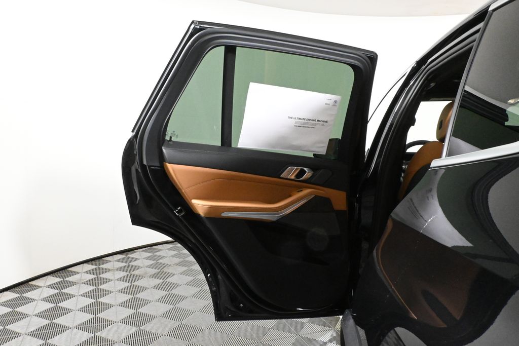 Thumbnail: 2026 BMW X5 - 31