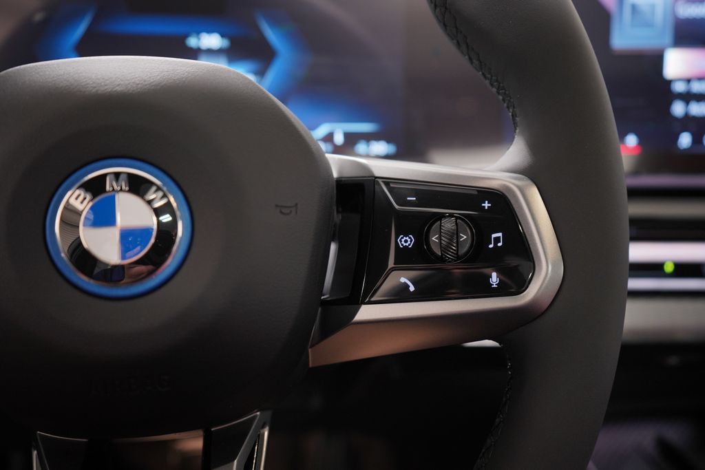 2025 BMW i5 xDrive40 21