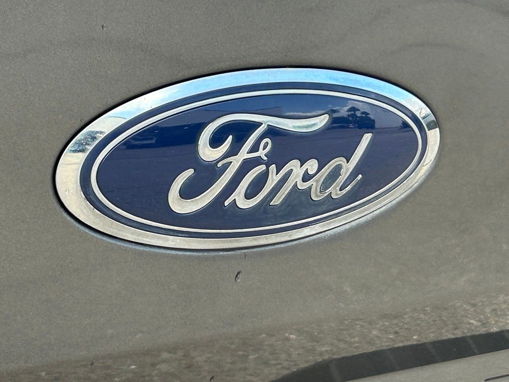 Used 2018 Gray Ford XLT image 24