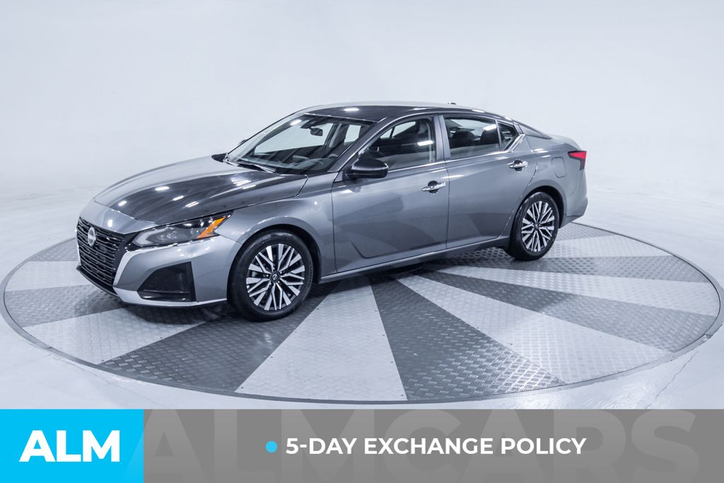 Used 2025 Gray Nissan 2.5 SV image 3