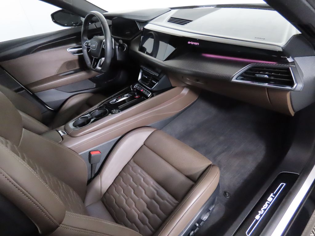 2022 Audi e-tron GT Prestige 17