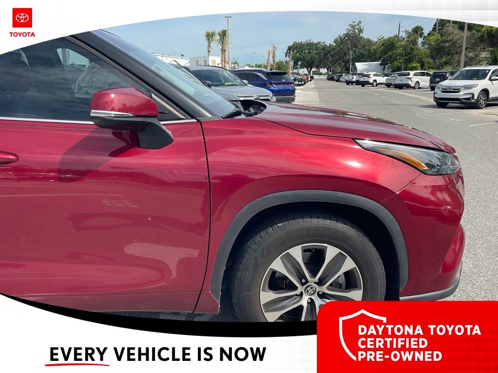 2022 Toyota Highlander XLE - Photo 9