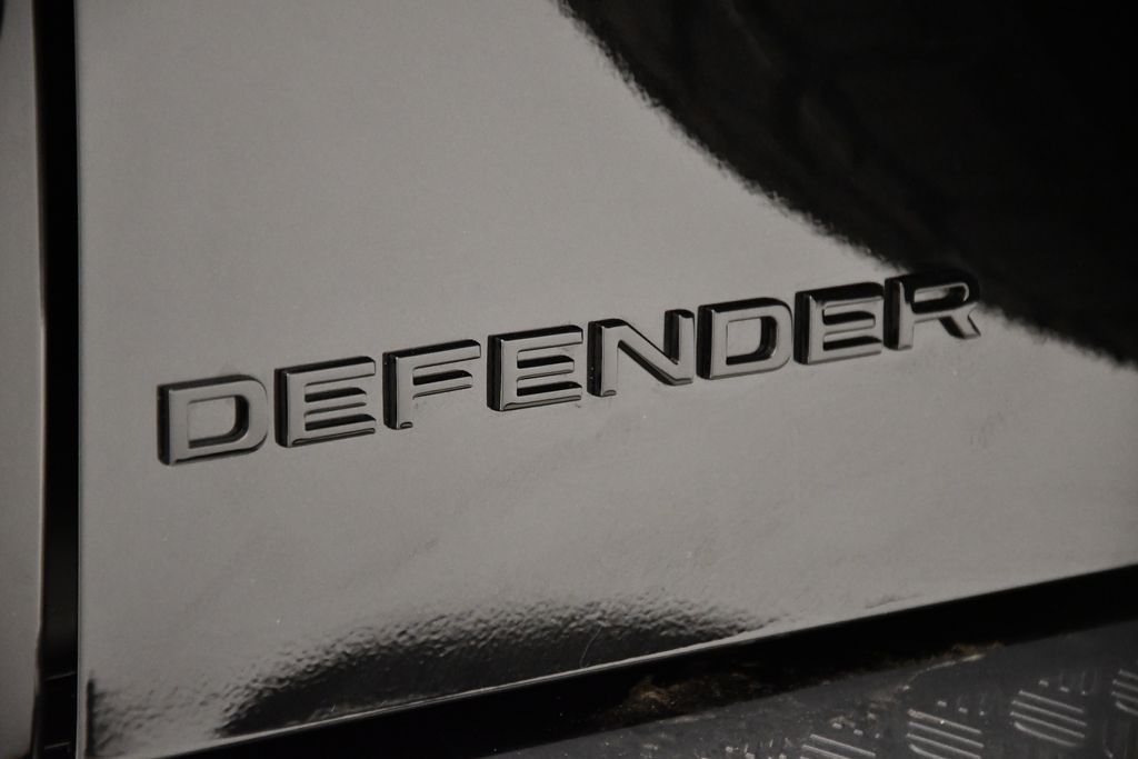 2024 Land Rover Defender 110 9