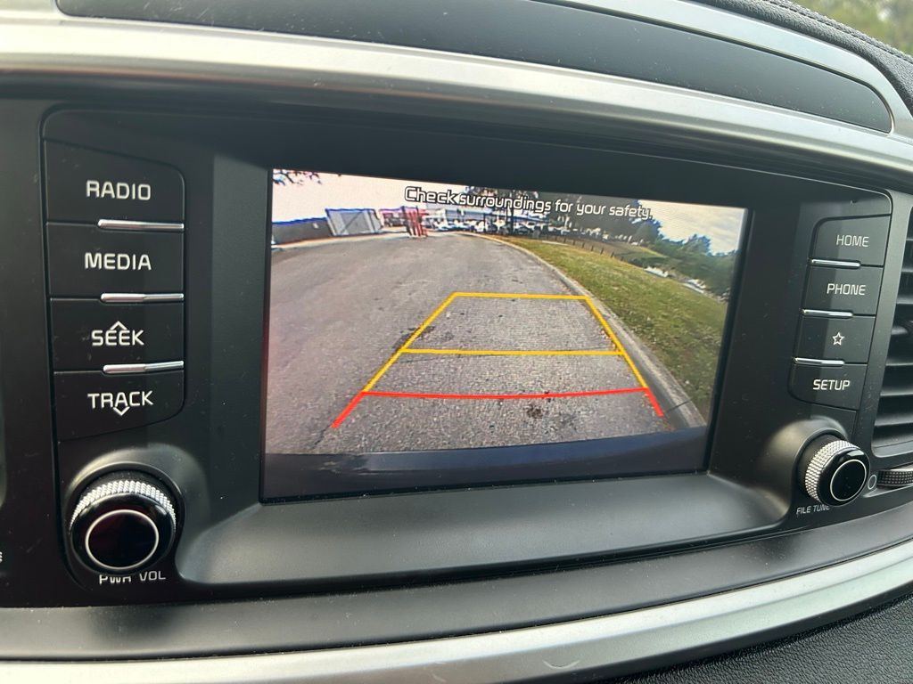 Thumbnail: 2020 Kia Sorento - 24