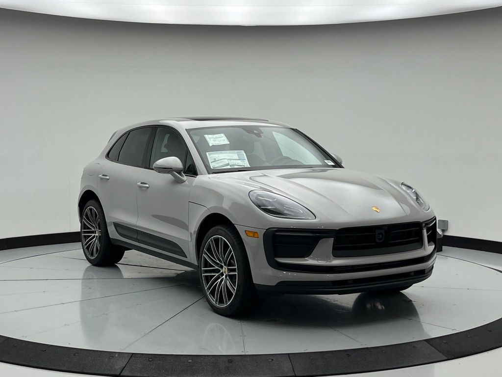 Thumbnail: 2026 Porsche Macan - 7