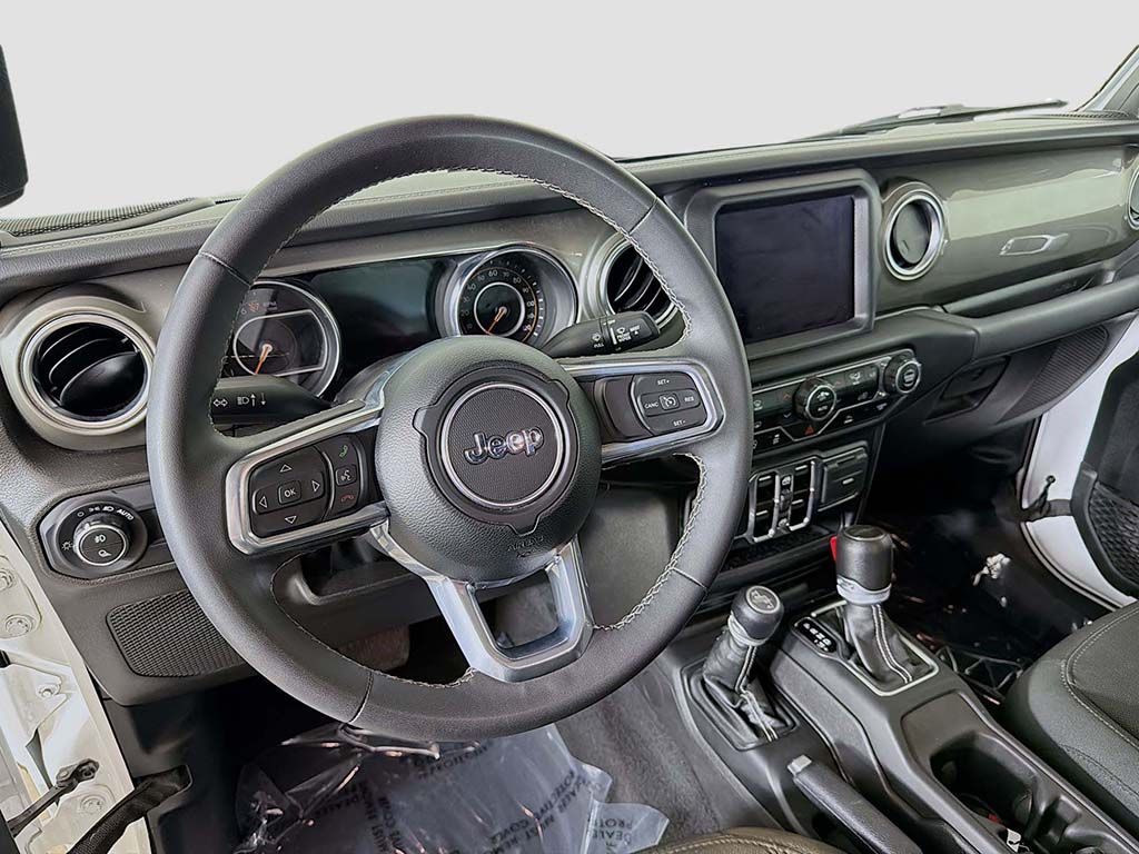 Used 2023 White Jeep Overland image 19