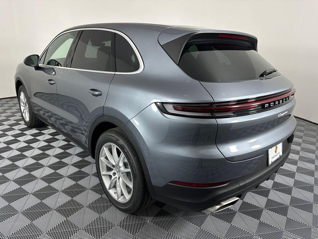 Thumbnail: 2026 Porsche Cayenne - 3