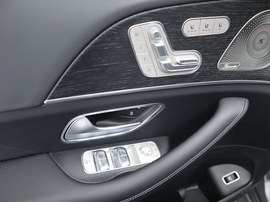 Thumbnail: 2026 Mercedes-Benz GLE - 25