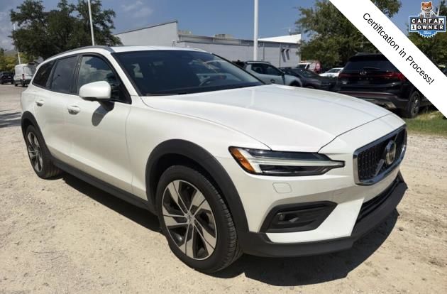 Crystal White Pearl 2025 Volvo V60 Wagon All-Wheel Drive Automatic