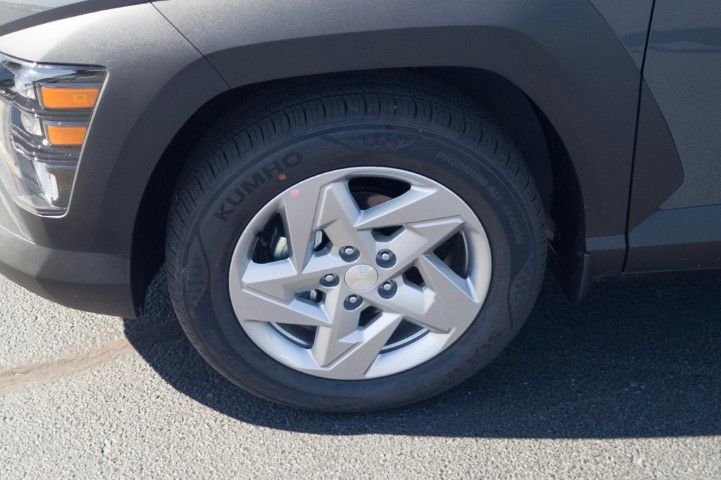New 2027 Gray Hyundai SE image 11