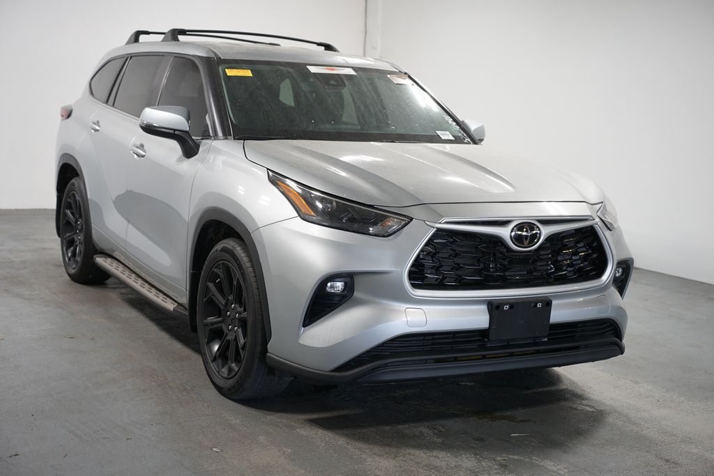 Thumbnail: 2024 Toyota Highlander - 3