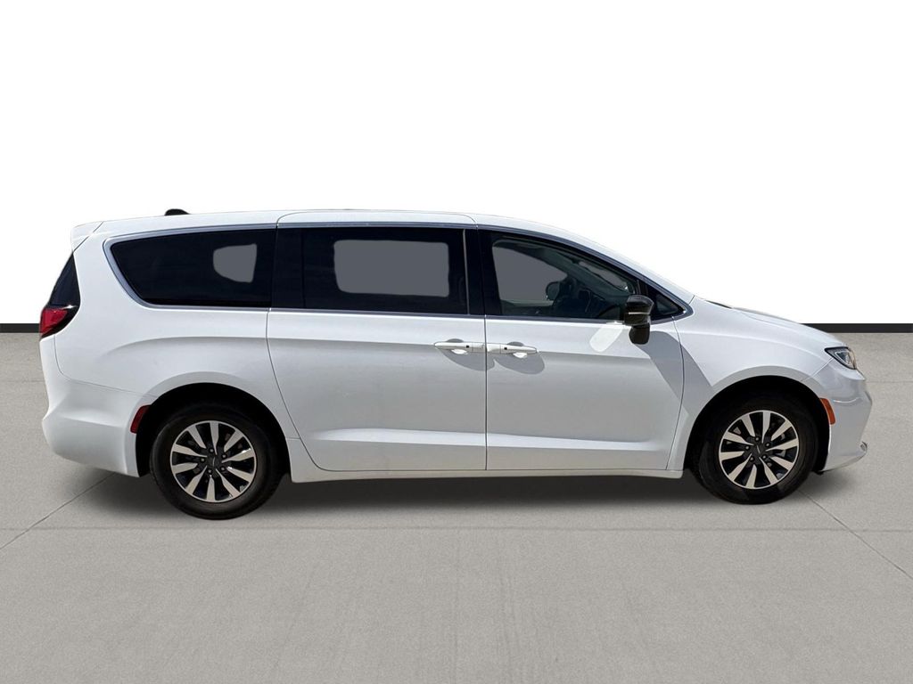 2024 Chrysler Pacifica Hybrid Select White at Bayway Cadillac of The Woodlands