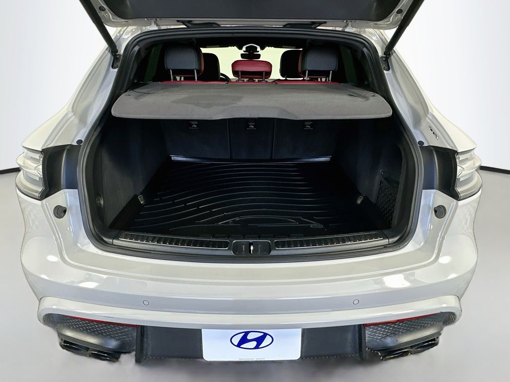Thumbnail: 2023 Porsche Macan - 27