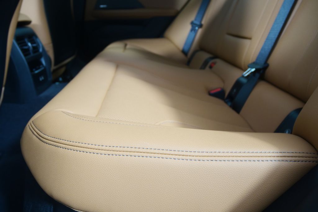 Thumbnail: 2026 BMW i4 - 15