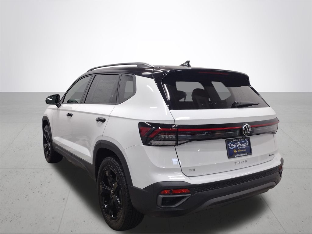 2025 Volkswagen Taos 1.5T SE Black