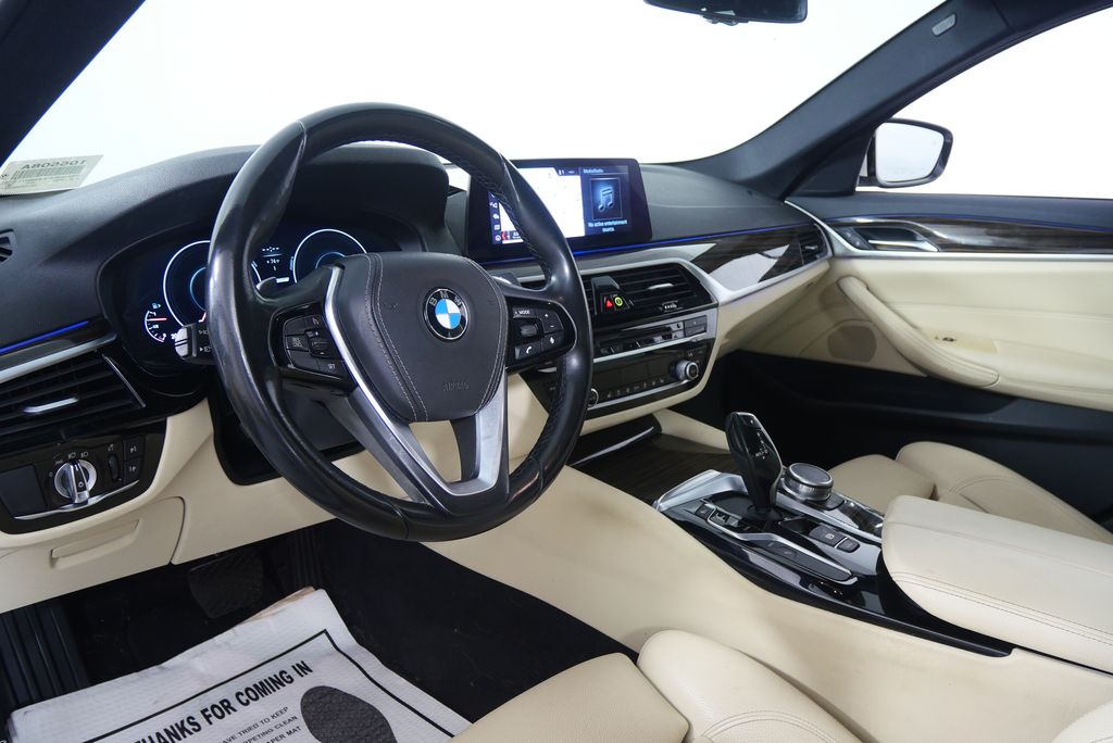 Thumbnail: 2019 BMW 5 Series - 10