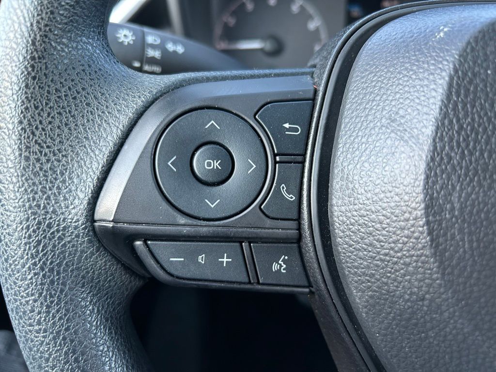 2024 Toyota Corolla LE 19