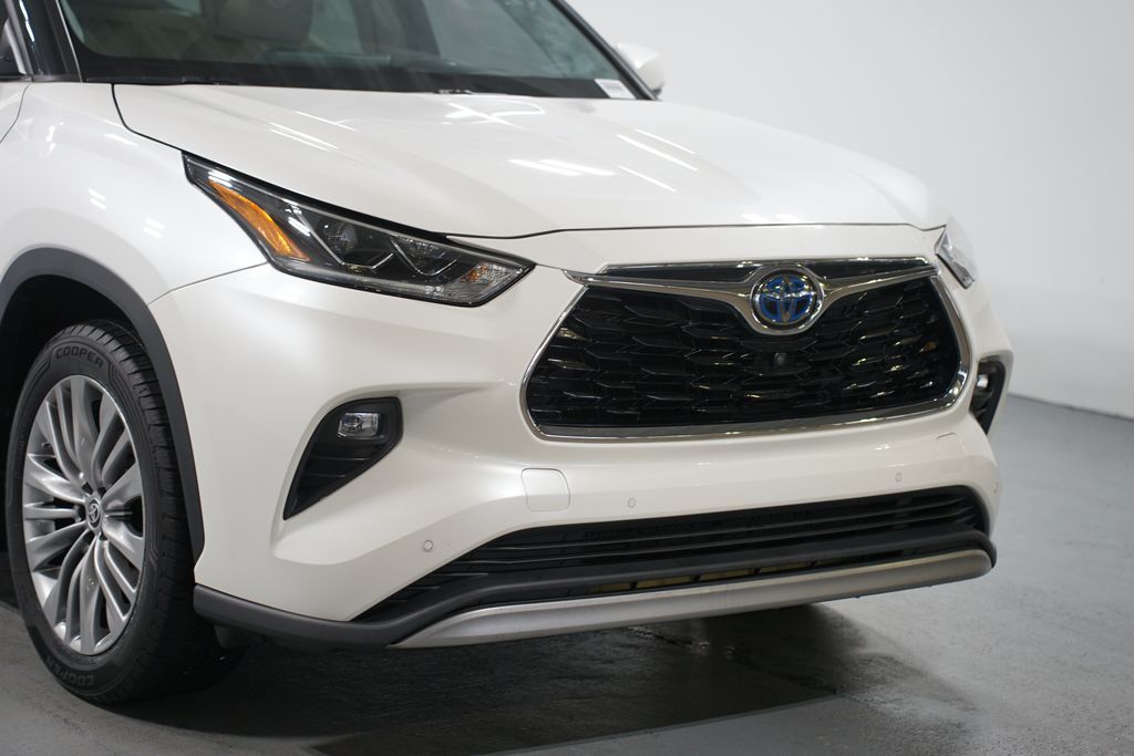Thumbnail: 2020 Toyota Highlander - 4