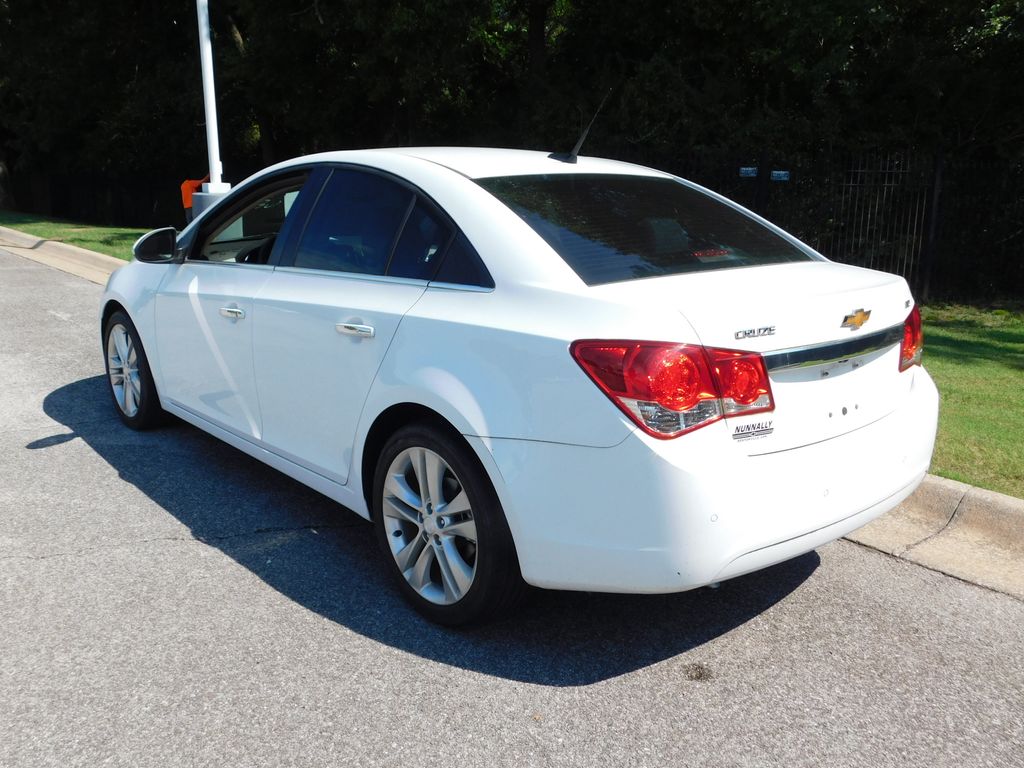 Thumbnail: 2013 Chevrolet Cruze - 3