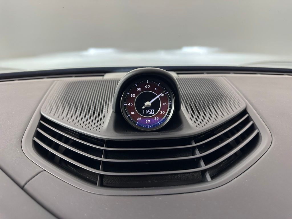 Thumbnail: 2020 Porsche Taycan - 30