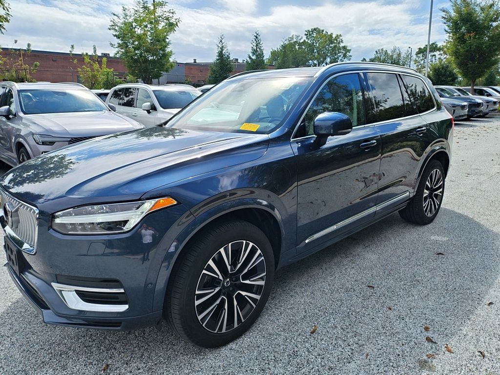 Used 2024 Blue Volvo T8 Plus 6 Passenger image 3