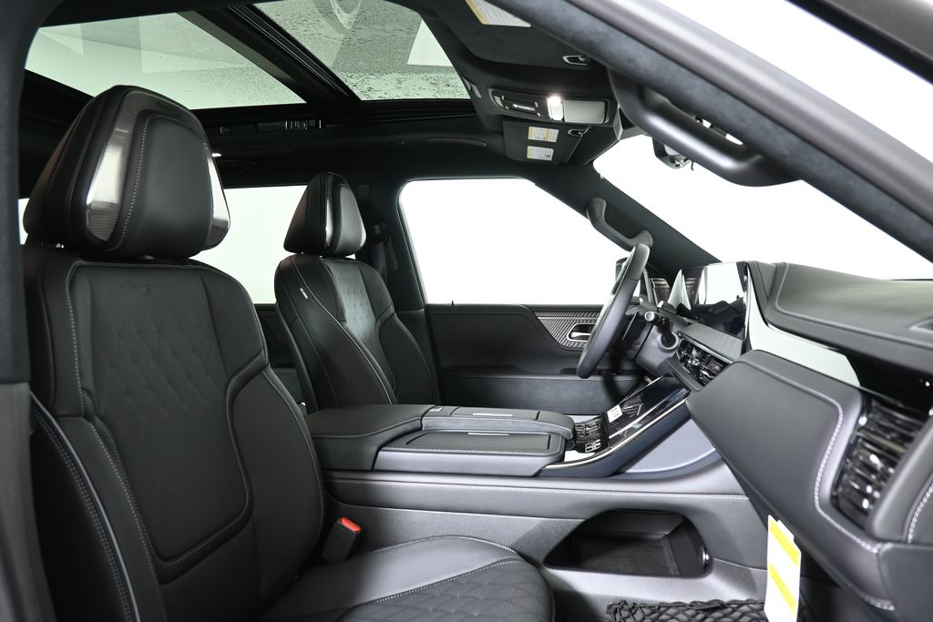 Thumbnail: 2026 INFINITI QX80 - 22