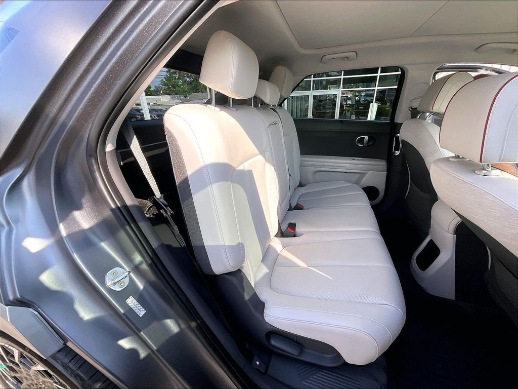 2022 Hyundai IONIQ 5 — photo 16