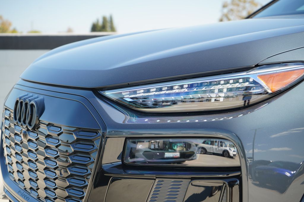 Thumbnail: 2027 Audi Q6 e-tron - 9