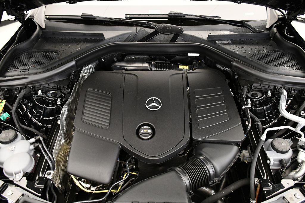 2025 Mercedes-Benz GLC 350 11