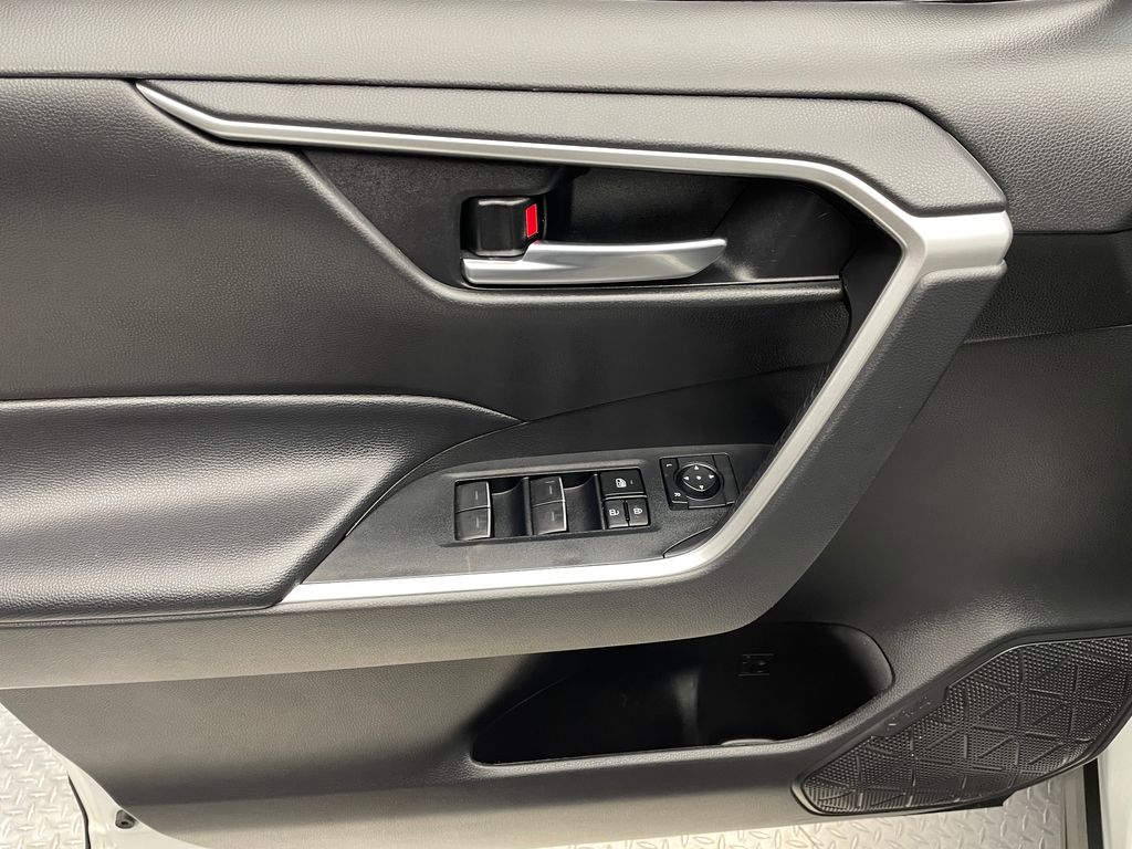 Thumbnail: 2024 Toyota RAV4 - 9