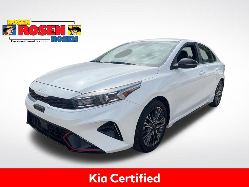 Snow White Pearl 2022 Kia Forte Sedan Front-Wheel Drive Continuously Variable Transmission