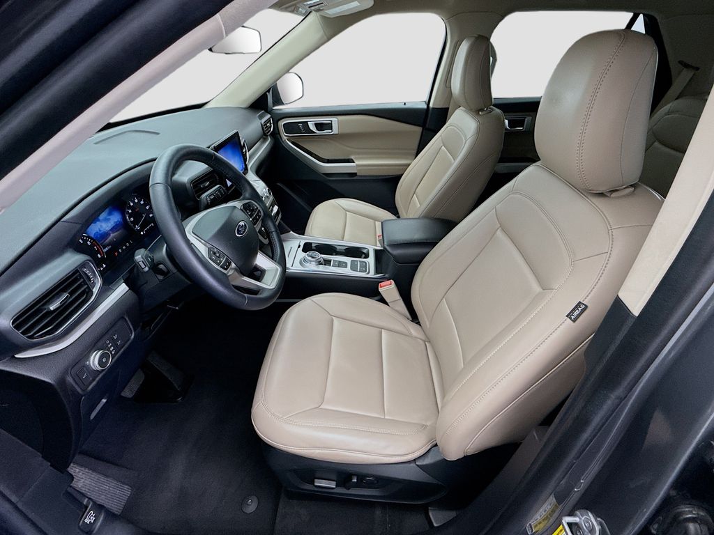 Thumbnail: 2022 Ford Explorer - 18