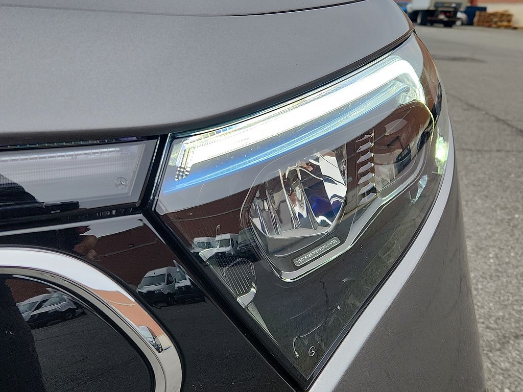 Thumbnail: 2023 Mercedes-Benz EQB - 9