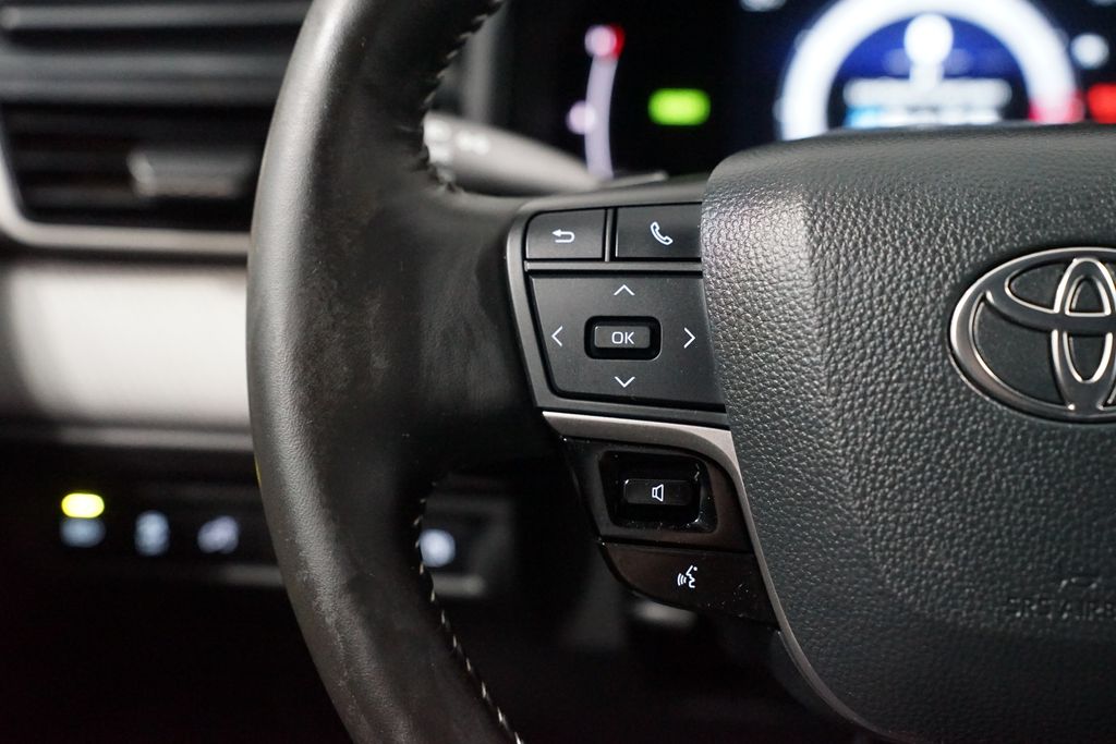 Thumbnail: 2025 Toyota Camry - 14