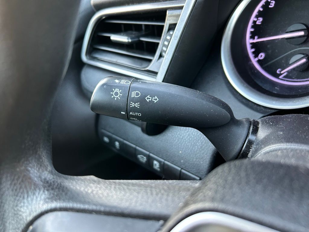 Thumbnail: 2023 Toyota Camry - 22