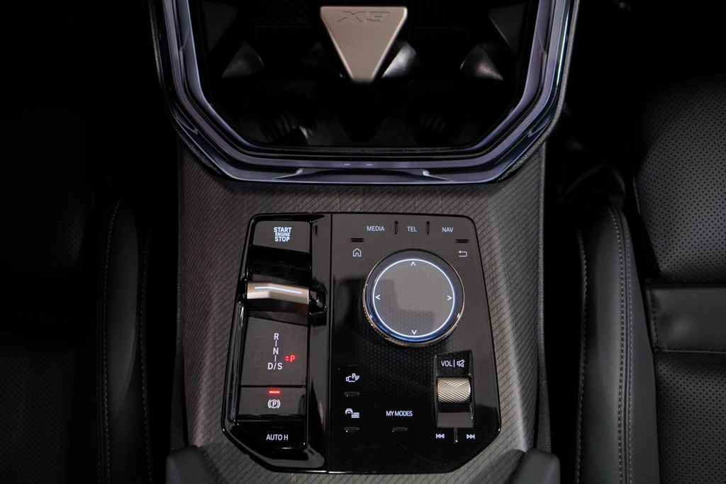 Thumbnail: 2025 BMW X3 - 13