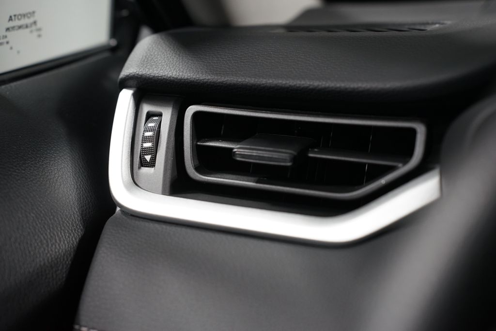 Thumbnail: 2025 Toyota RAV4 - 24