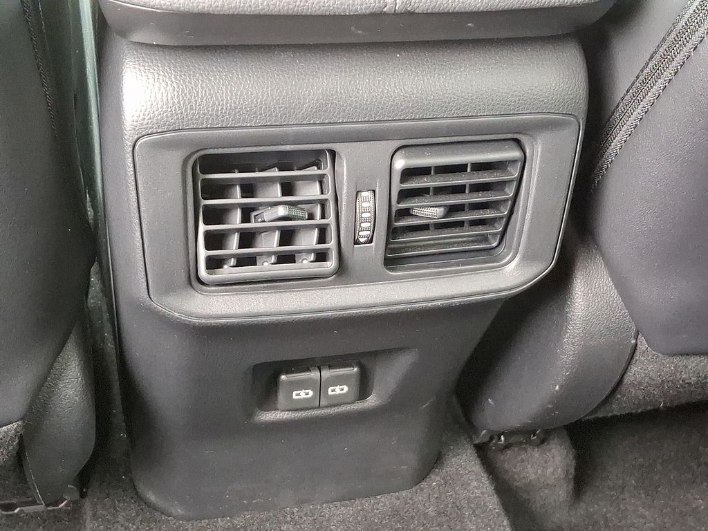 Thumbnail: 2022 Toyota RAV4 - 11