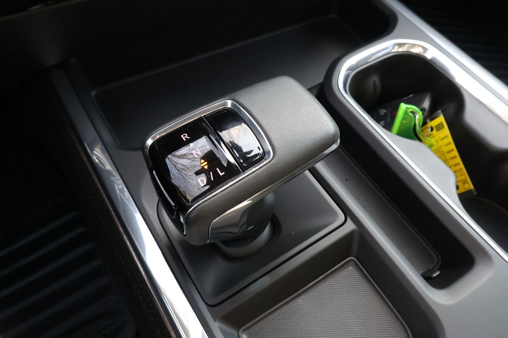 Thumbnail: 2024 Chevrolet Silverado 1500 - 24