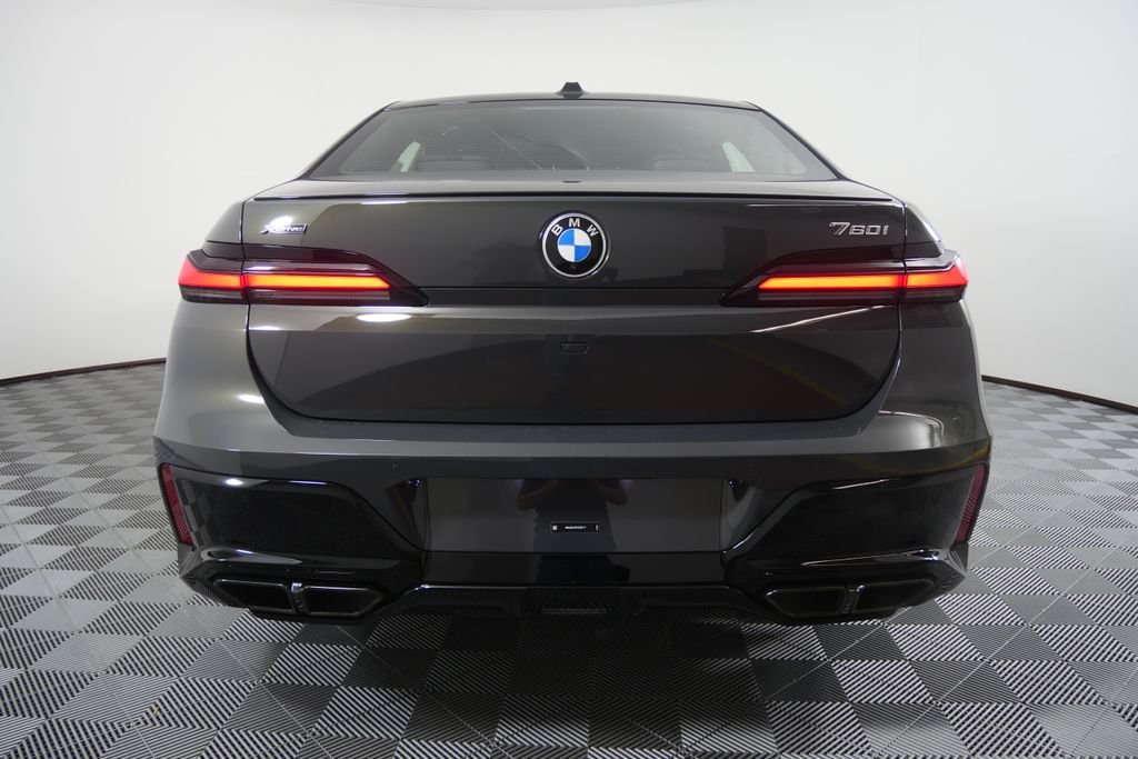 Thumbnail: 2026 BMW 7 Series - 4