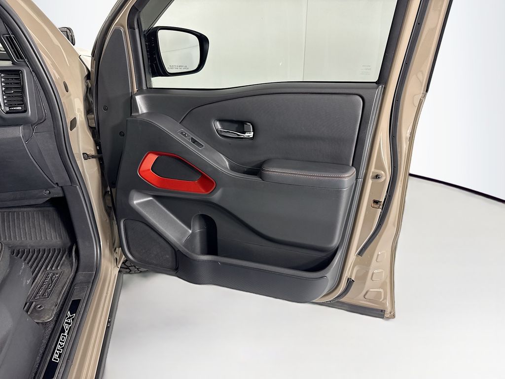 Thumbnail: 2023 Nissan Frontier - 25