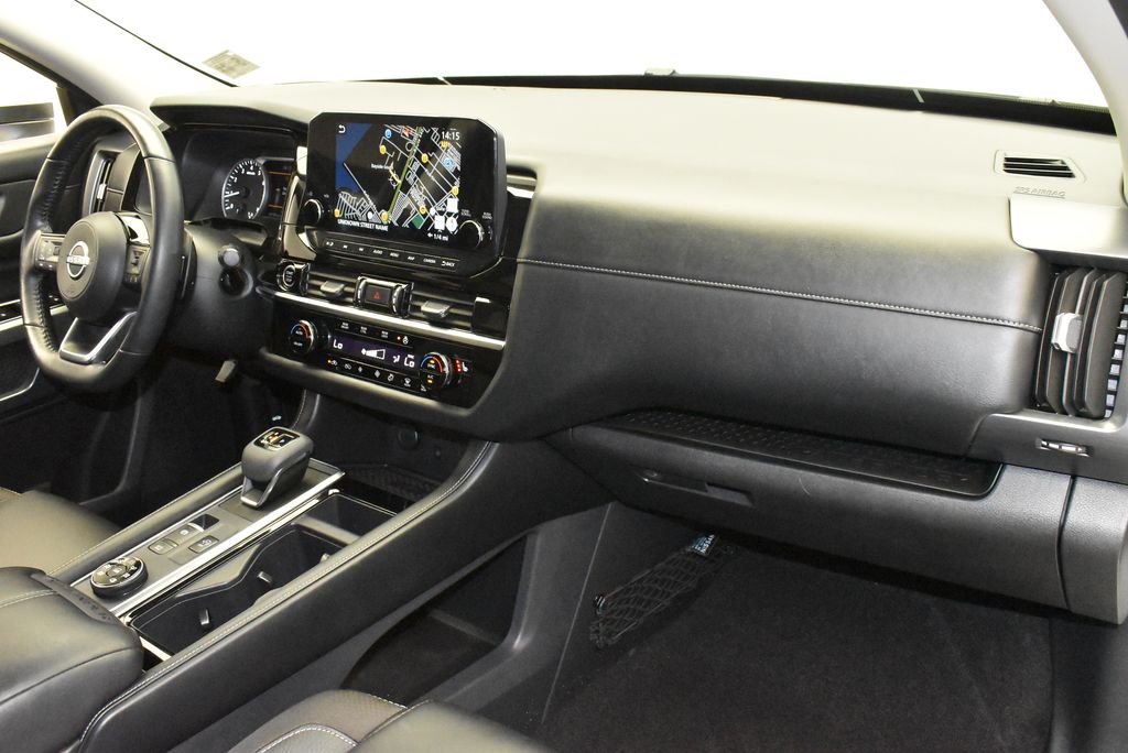 Thumbnail: 2023 Nissan Pathfinder - 27